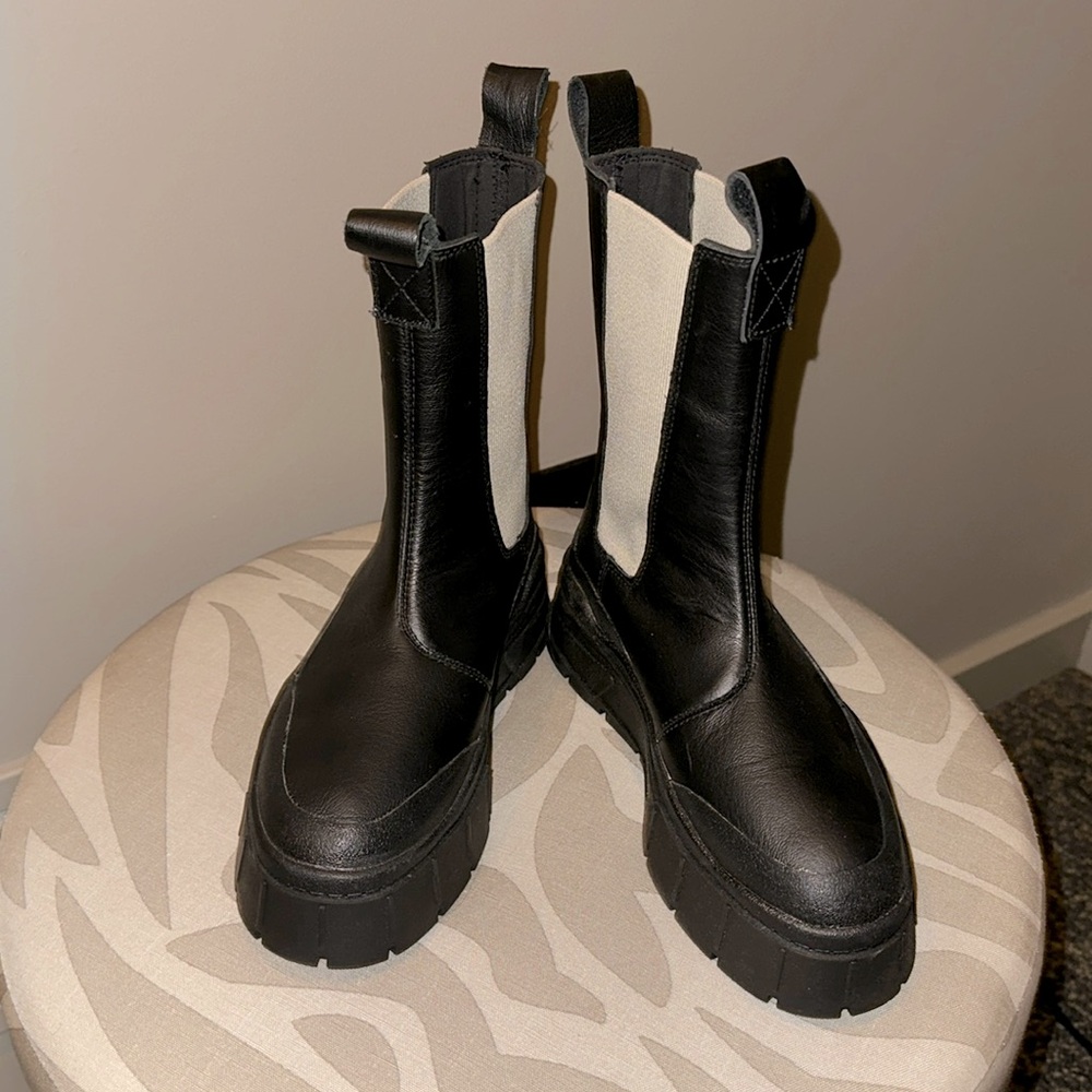 New Puma Black Boots size 5.5